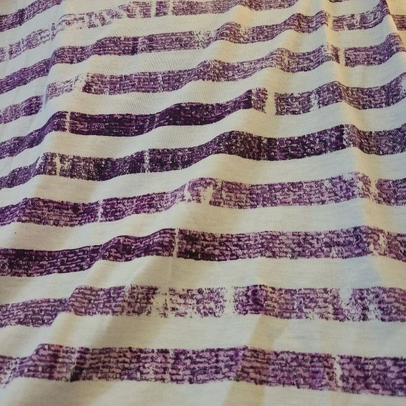 Lularoe women's tshirt 3xl - Picture 2 of 3